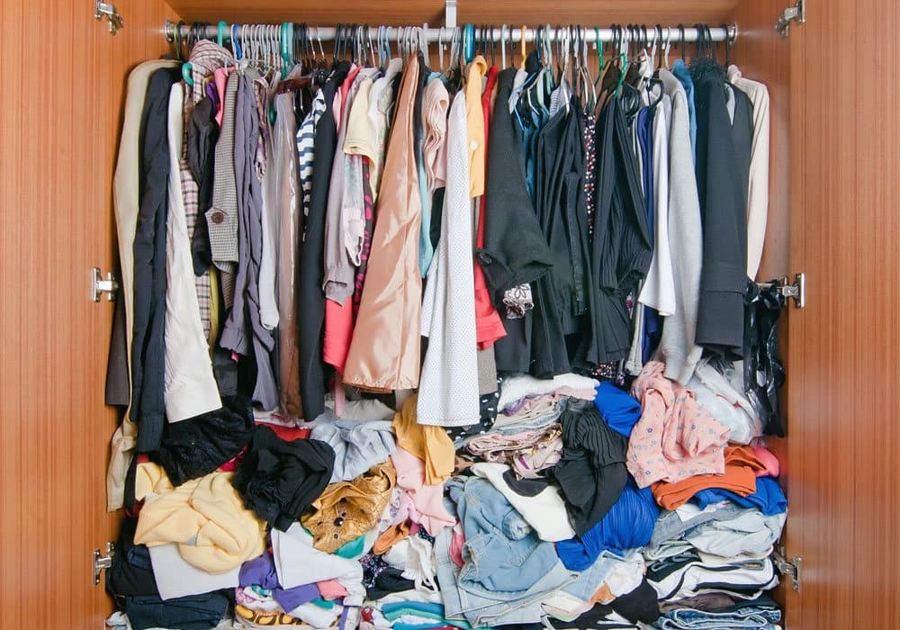 Clothes-Clutter-img Clothes-Clutter-img